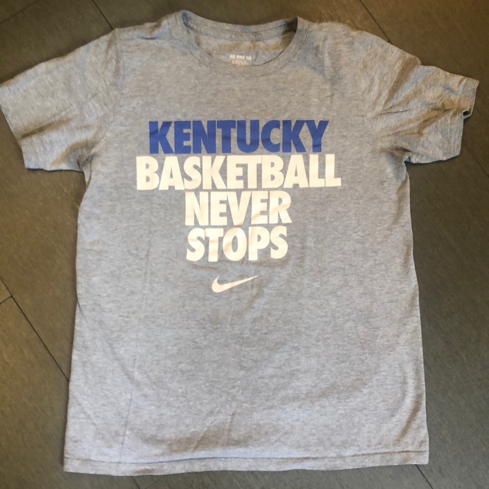 Nike University of Kentucky you T-shirt. Size L